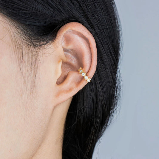 Gold ear cuffs with round zirconia design and zircon stones, stylish ear jewelry for women