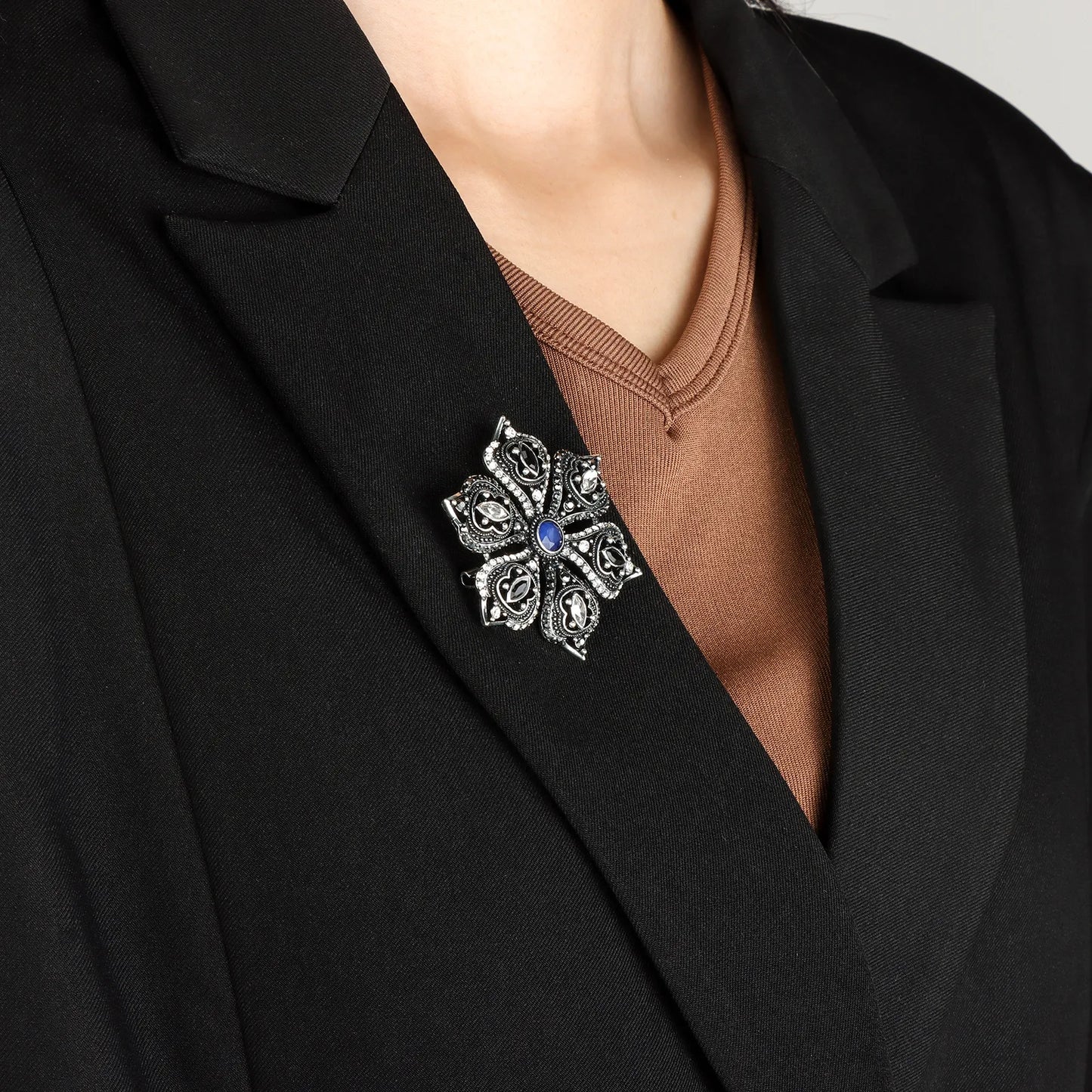 Ajatine navy blue wedding bouquet brooch, elegant bridal accessory for wedding day