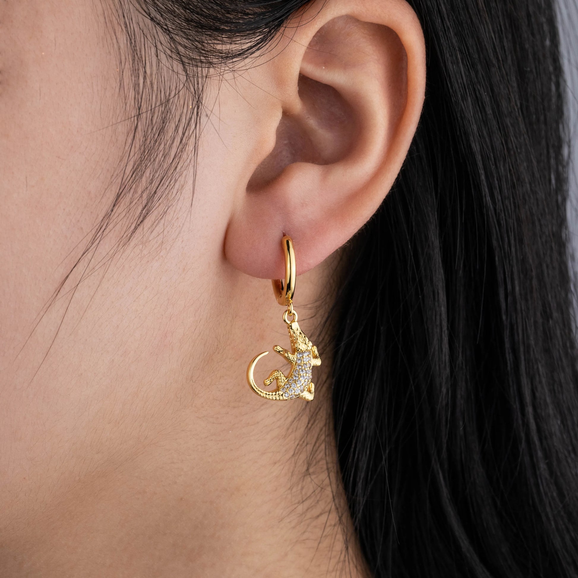Trendy crocodile shaped earrings from Ajatine crocodile jewelry set, perfect for daily wear