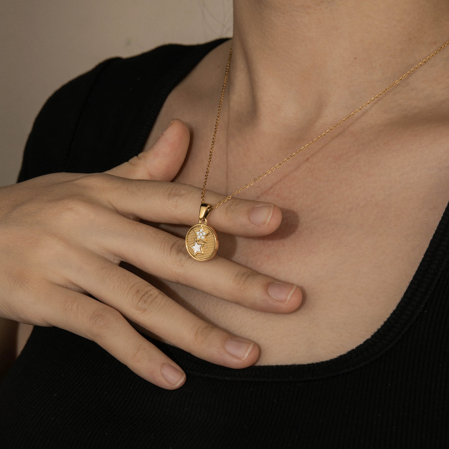 Ajatine gold star pendant necklace with zircon stars