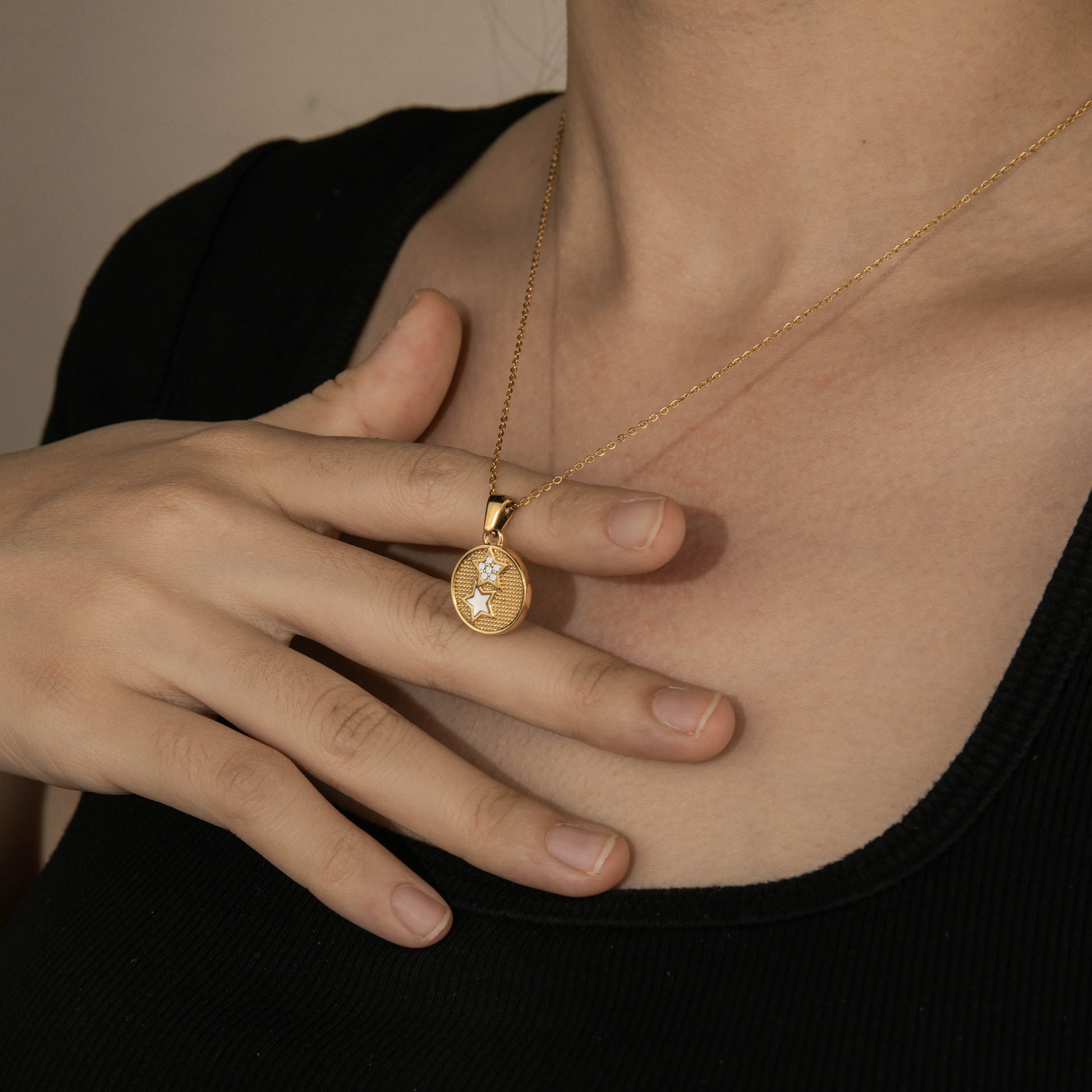 Ajatine gold star pendant necklace with zircon stars