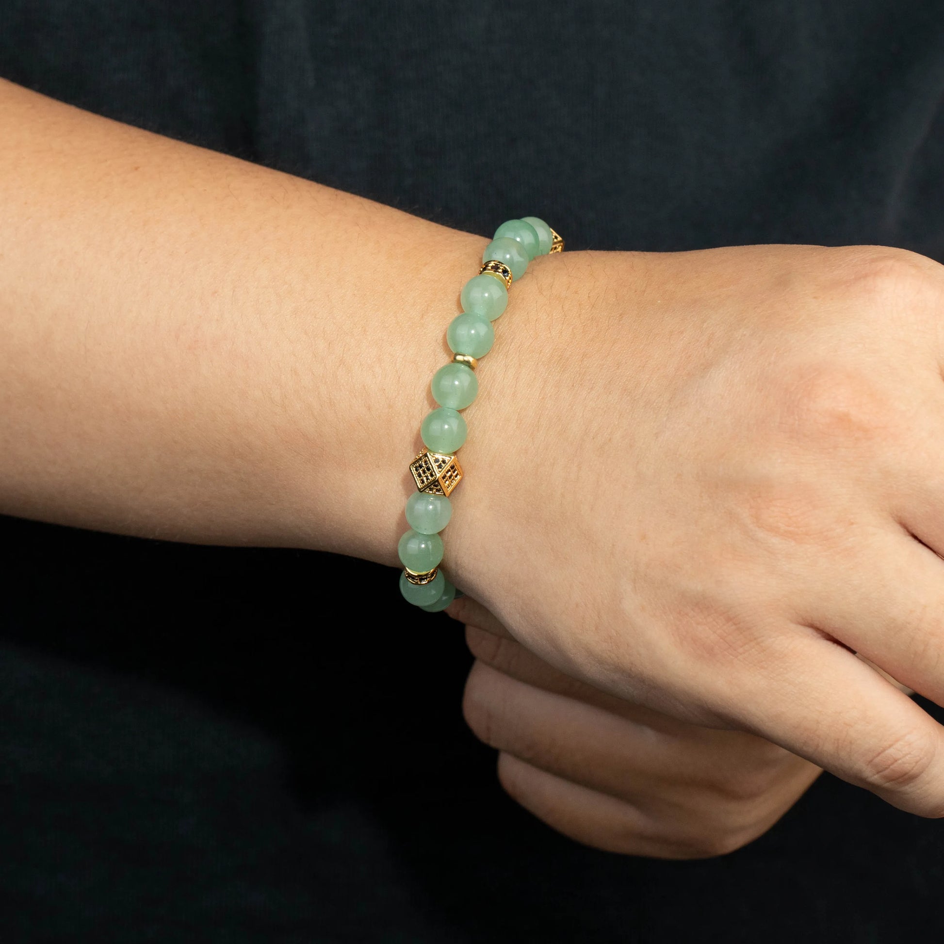 Ajatine green natural stone beaded bracelet with gold accents