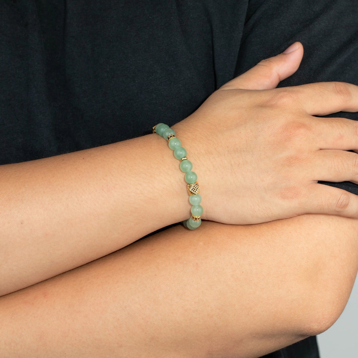 Ajatine green natural stone beaded bracelet with gold accents