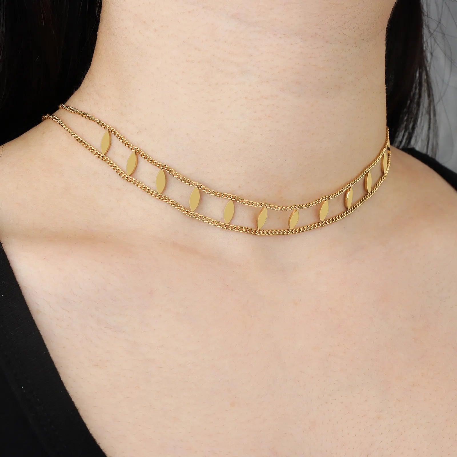 Ajatine gold double - layer necklace with oval pendants, stylish and elegant jewelry