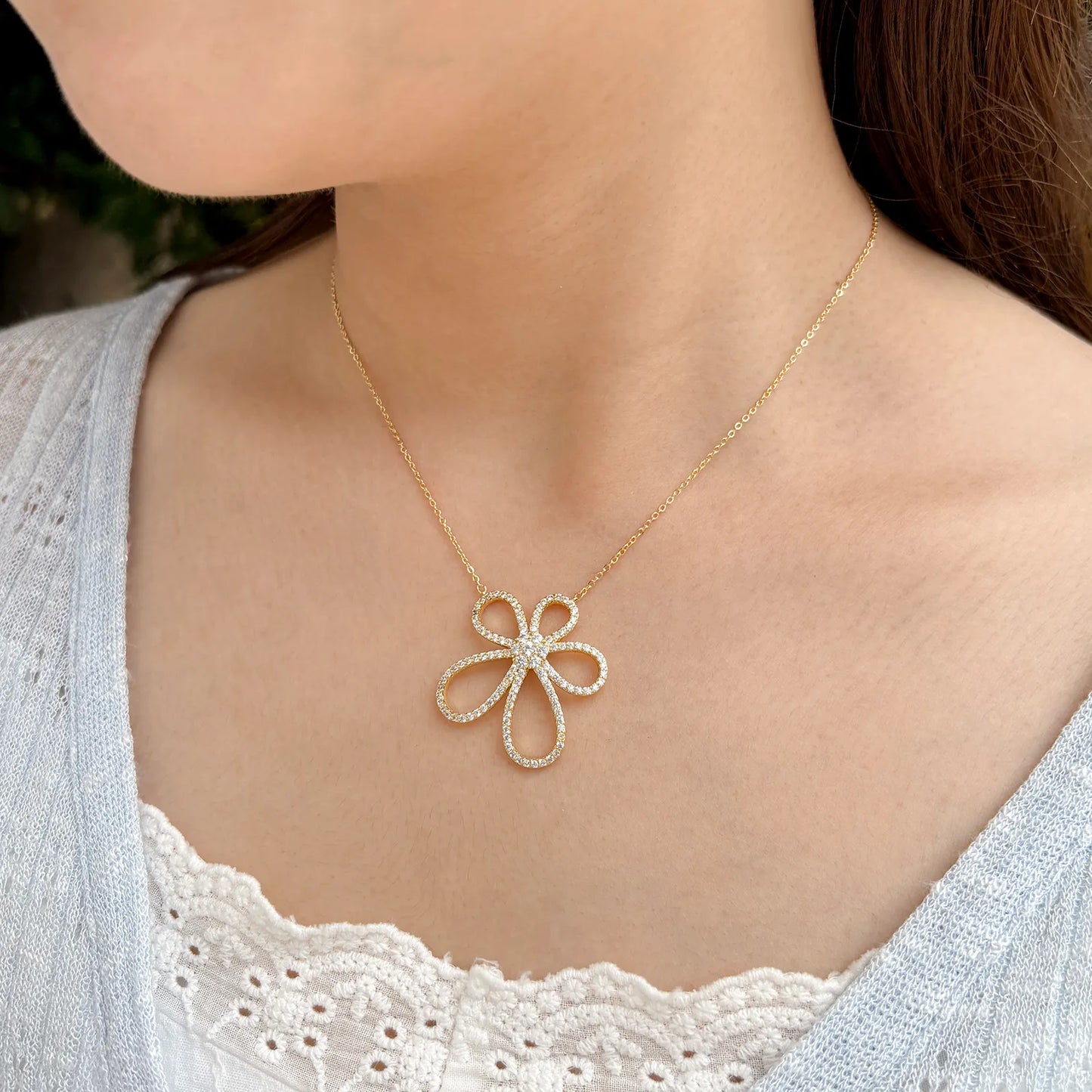 Dainty Flower Necklace with Gold Tone for Women | Ajatine