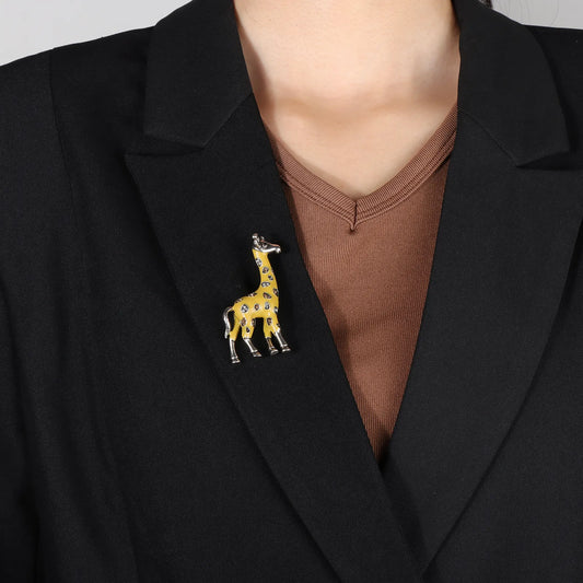 Ajatine yellow giraffe brooch, cute animal fashion brooch