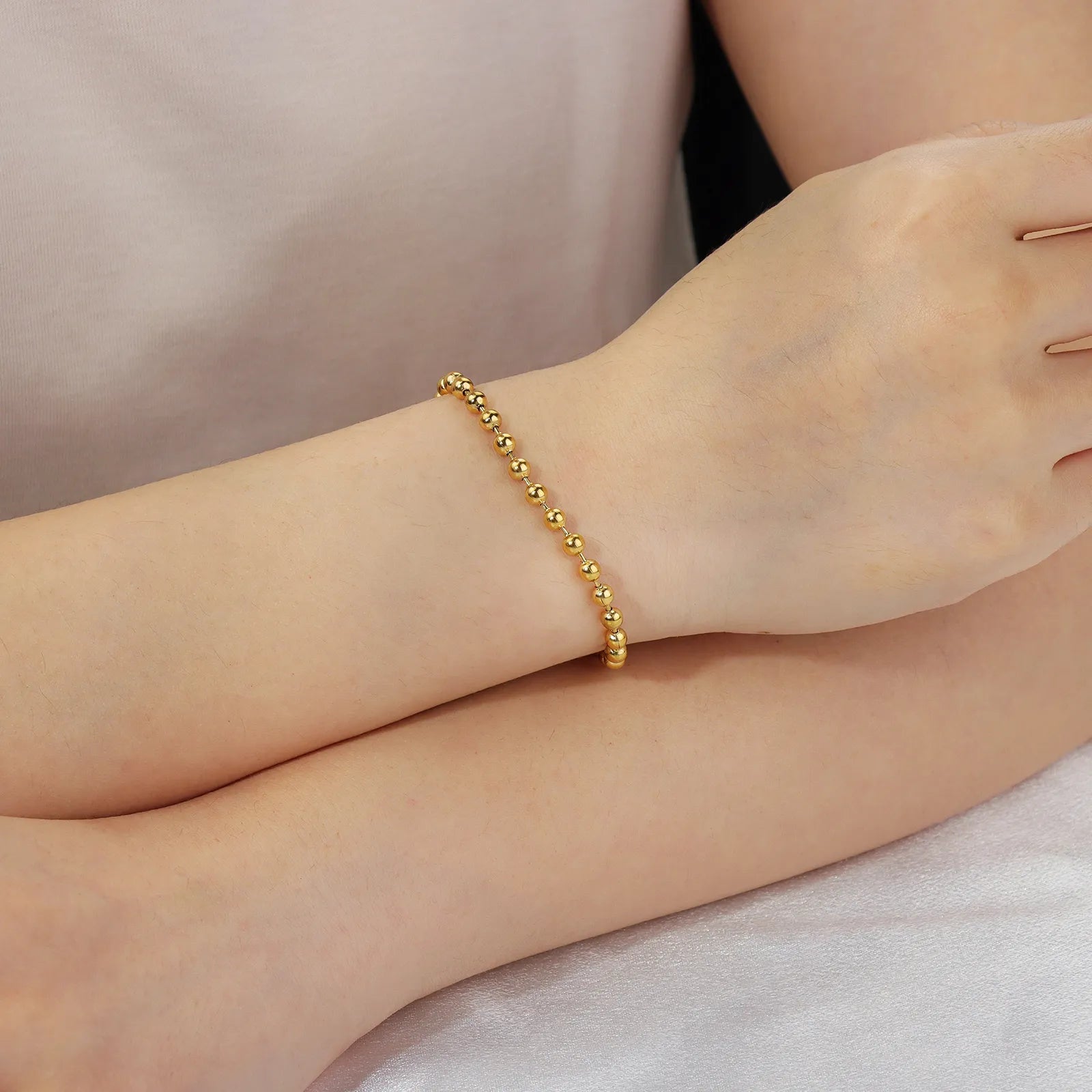 Elegant gold beaded bracelet, perfect for daily and gifting use.