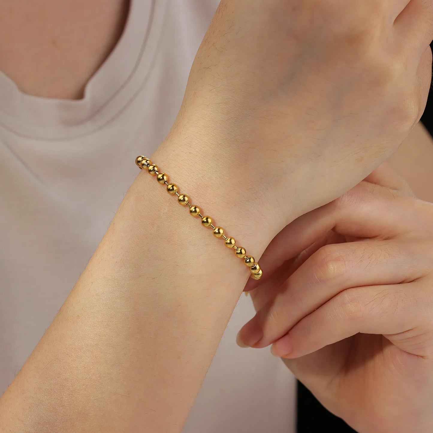 Elegant gold beaded bracelet, perfect for daily and gifting use.