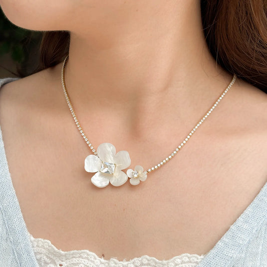Mother of Pearl Flower Necklace with Gold Tone Chain for Women 